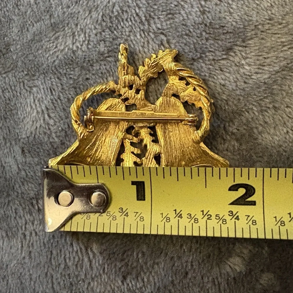 VTG 60s Christmas Bells Rhinestone Brooch Gold Tone Holiday‎ Pin Festive Sparkle